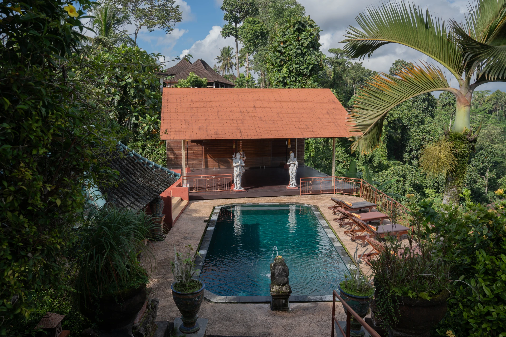 Petanu Swimming Pool